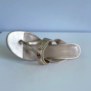 Coach women’s thong sandals.